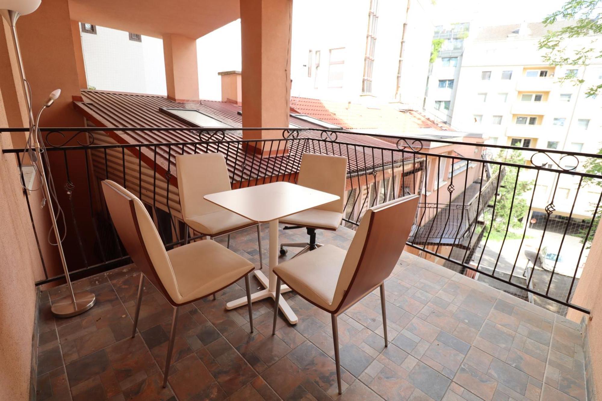 Grey Palazzo 1050 Vienna Aparthotel ภายนอก รูปภาพ